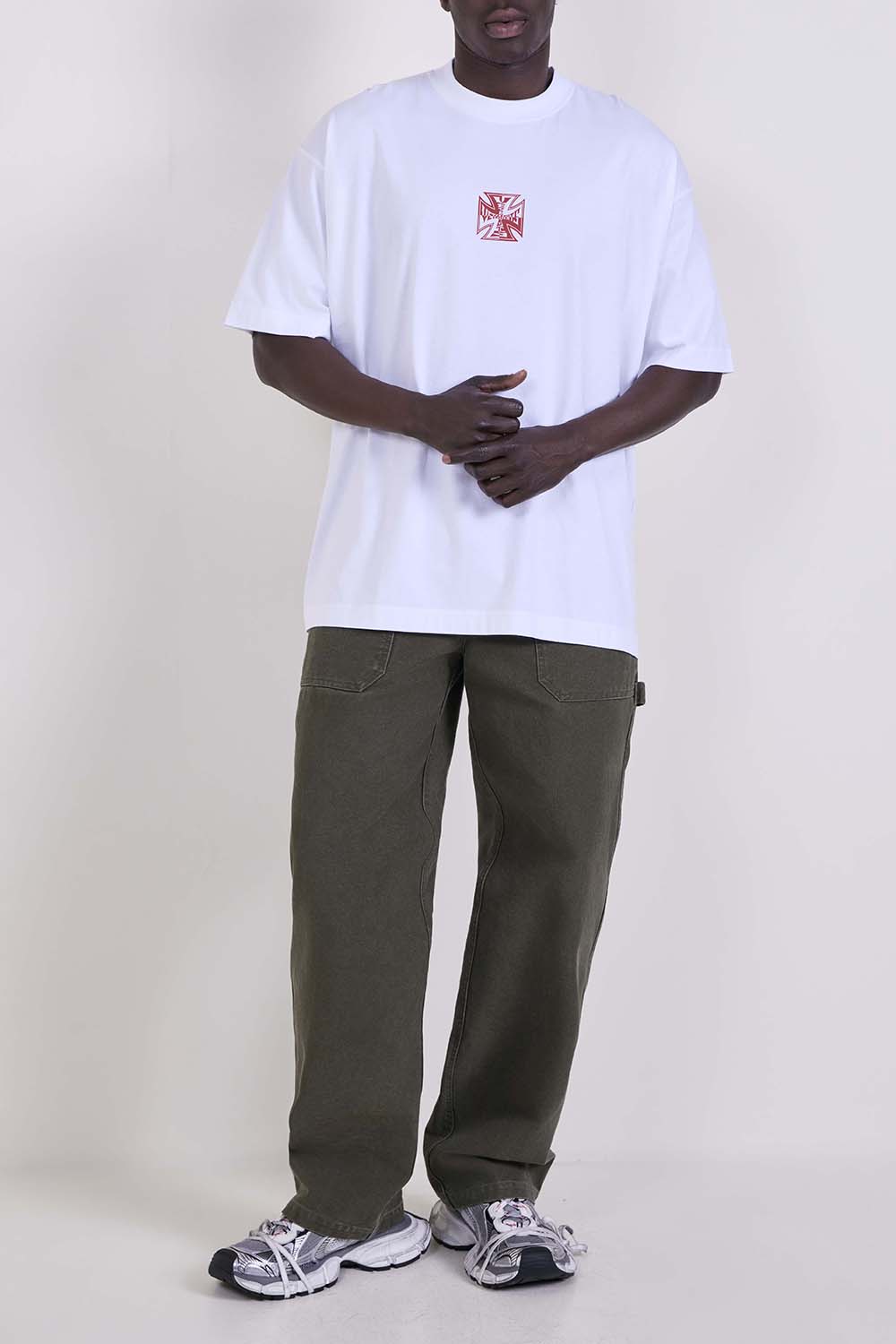 חולצת טי בגזרה משוחררת